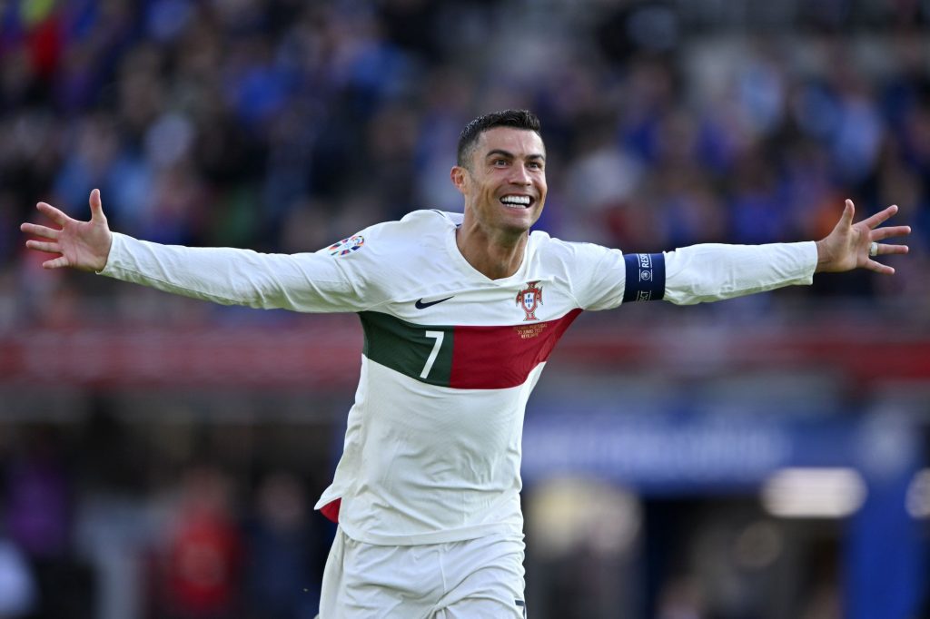 “Chàng thanh niên trẻ tuổi” Cristiano Ronaldo thực hiện tiếp giấc mơ còn dang dở tại mảnh lưới mới